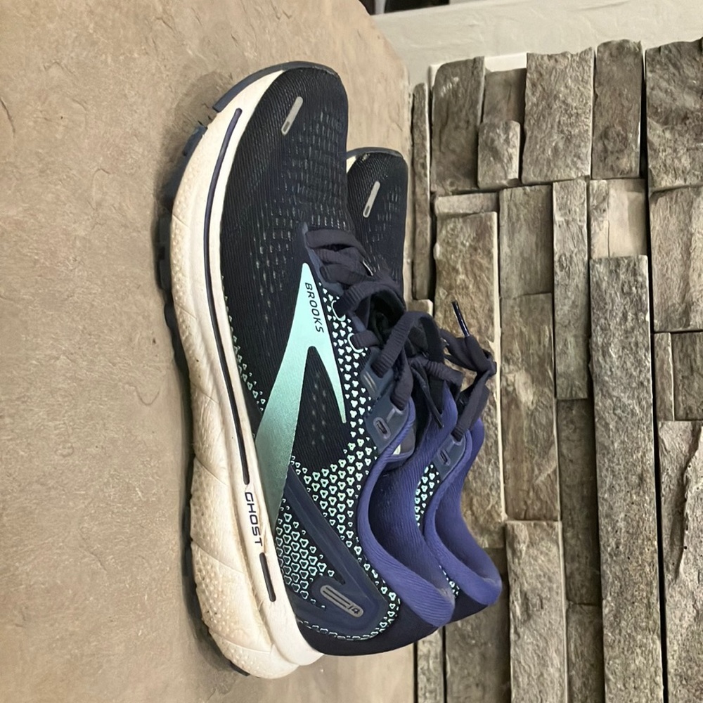 Brooks ghost 14 running shoes- women’s size 6